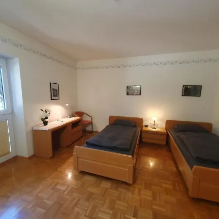 Apartment Abm 1 Og Fur 14 Personen Zwingenberg (Hessen)