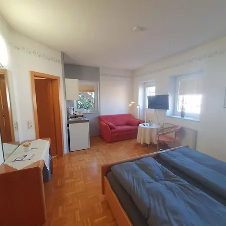 Abm 1 Og Fur 14 Personen Apartment